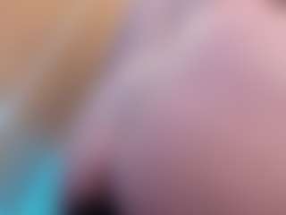 Gin MILF webcam performer live streaming