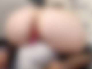 Live cam show with sweetdaiana23 - Green Eyes on Cam Slut