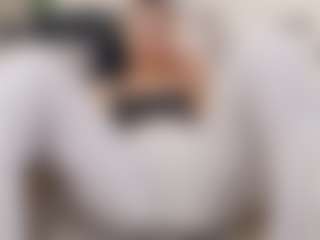 Live cam show with sweetdaiana23 - Average on Cam Slut
