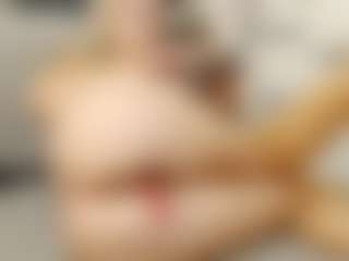 Live cam show with sweetdaiana23 - Toys on Milf Play