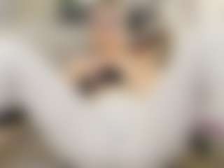sweetdaiana23 MILF webcam performer live streaming