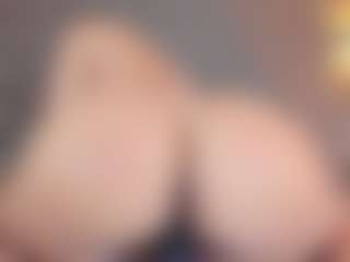 Live cam show with Ahincale - Spank Big Tits on Hubzter Live