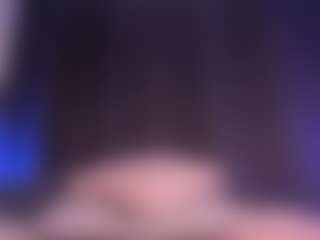 Live cam show with EMMA FERNANDEZ - Curvy on Dolls Live