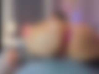Live cam show with MyraPAWG - Bedroom MILF on Strip Flash - Live Sex Shows