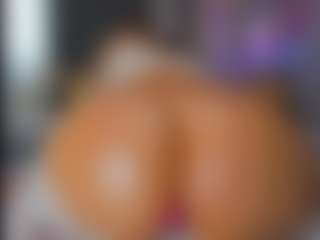 Live cam show with MyraPAWG - Latina on livesuperchat.net