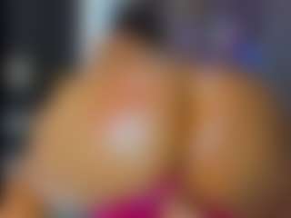 Live cam show with MyraPAWG - Bedroom Brown Hair on boobsie.com