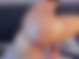 Karla Hudsson MILF webcam performer live streaming