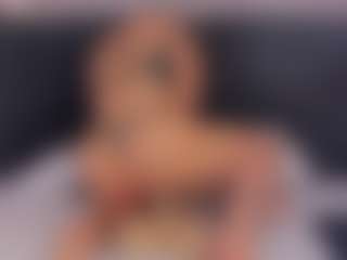 Live cam show with Karla Hudsson - Public MILF on sexylivex.com