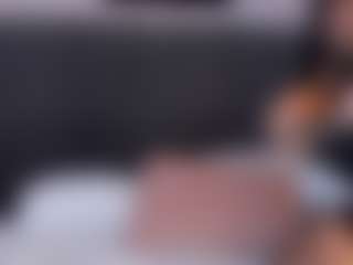 Live cam show with Karla Hudsson - Public Toys on SpunkLive