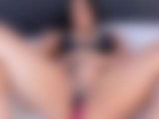 Live cam show with Karla Hudsson - Brown Eyes Curvy on liverealitysex.com