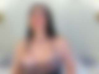 Live cam show with Karla Hudsson - Double Penetration on AdultVida.com