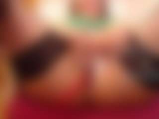 LauraRuth MILF webcam performer live streaming