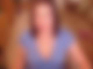 Live cam show with LauraRuth - Middle Aged on justonemore.cc
