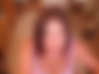 Live cam show with LauraRuth - Brown Hair on crypto-cams