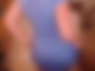 Live cam show with LauraRuth - Strip on sexytreat.net