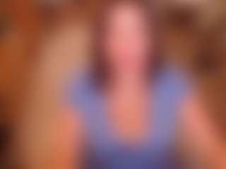 Live cam show with LauraRuth - Brown Hair MILF on live18s.com