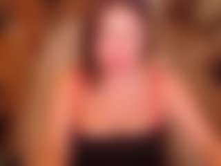 Live cam show with LauraRuth - Gamer MILF on Camsoda