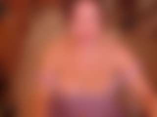 LauraRuth MILF webcam performer live streaming