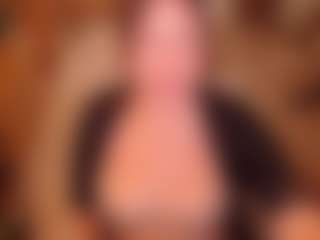 Live cam show with LauraRuth - Toys MILF on Gym Cam Girls