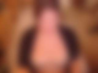 Live cam show with LauraRuth - Bikini on hrnylive.com