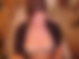 Live cam show with LauraRuth - Bikini on fuklive.com