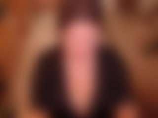 Live cam show with LauraRuth - Living Room on Stripli.com