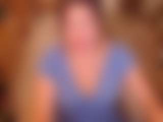 LauraRuth MILF webcam performer live streaming