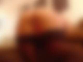 Live cam show with LauraRuth - Handjob on CamClone