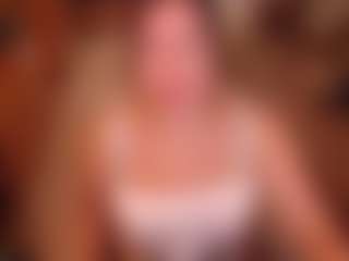 Live cam show with LauraRuth - Brown Hair on SpankPalCams