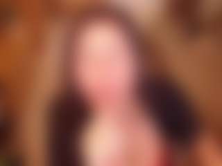 LauraRuth MILF webcam performer live streaming