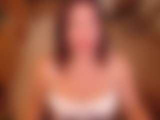 Live cam show with LauraRuth - Petite MILF on madthumbs