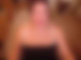 Live cam show with LauraRuth - Hairy Pussy Brown Hair on xfollow cams