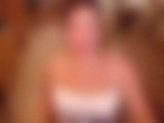 Live cam show with LauraRuth - Lovense Middle Aged on SquirtSoMuch