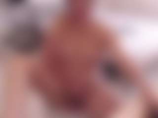 Live cam show with LauraRuth - Spy Mature on SmokeAndPoke