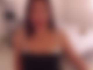Live cam show with LauraRuth - Brown Hair Petite on Camsoda