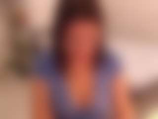 LauraRuth MILF webcam performer live streaming