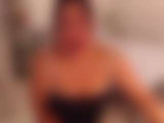 Live cam show with LauraRuth - Moaning on Free Soda
