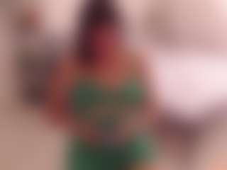 Live cam show with LauraRuth - Petite MILF on AdultVida.com