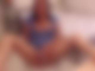 LauraRuth MILF webcam performer live streaming