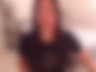 Live cam show with LauraRuth - Petite on AdultVida.com