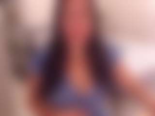 Live cam show with LauraRuth - Brown Hair MILF on Uber Horny