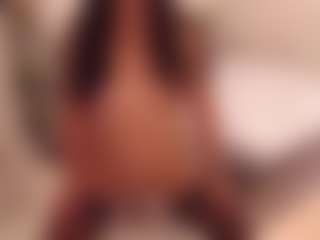 Live-camshow met LauraRuth - Brown Eyes Brown Hair op Camsoda