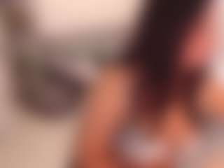 Live cam show with LauraRuth - Middle Aged on chickslive.net