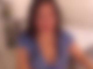 Live cam show with LauraRuth - Bedroom Brown Hair on live.xheat.ai