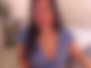 Live cam show with LauraRuth - Brown Hair Petite on Camsoda