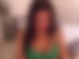 LauraRuth MILF webcam performer live streaming