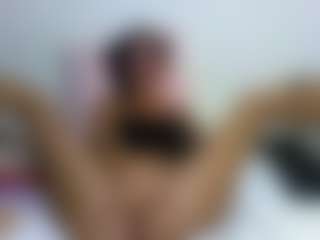 Live cam show with Genuine Woman - Bedroom MILF on AdultVida.com