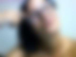 Live cam show with Genuine Woman - Small Ass on madthumbs