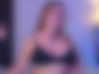 Live cam show with sussy - Bedroom on Camsoda