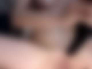 Live cam show with JenniferSquirts - Blonde Hair MILF on StripNow